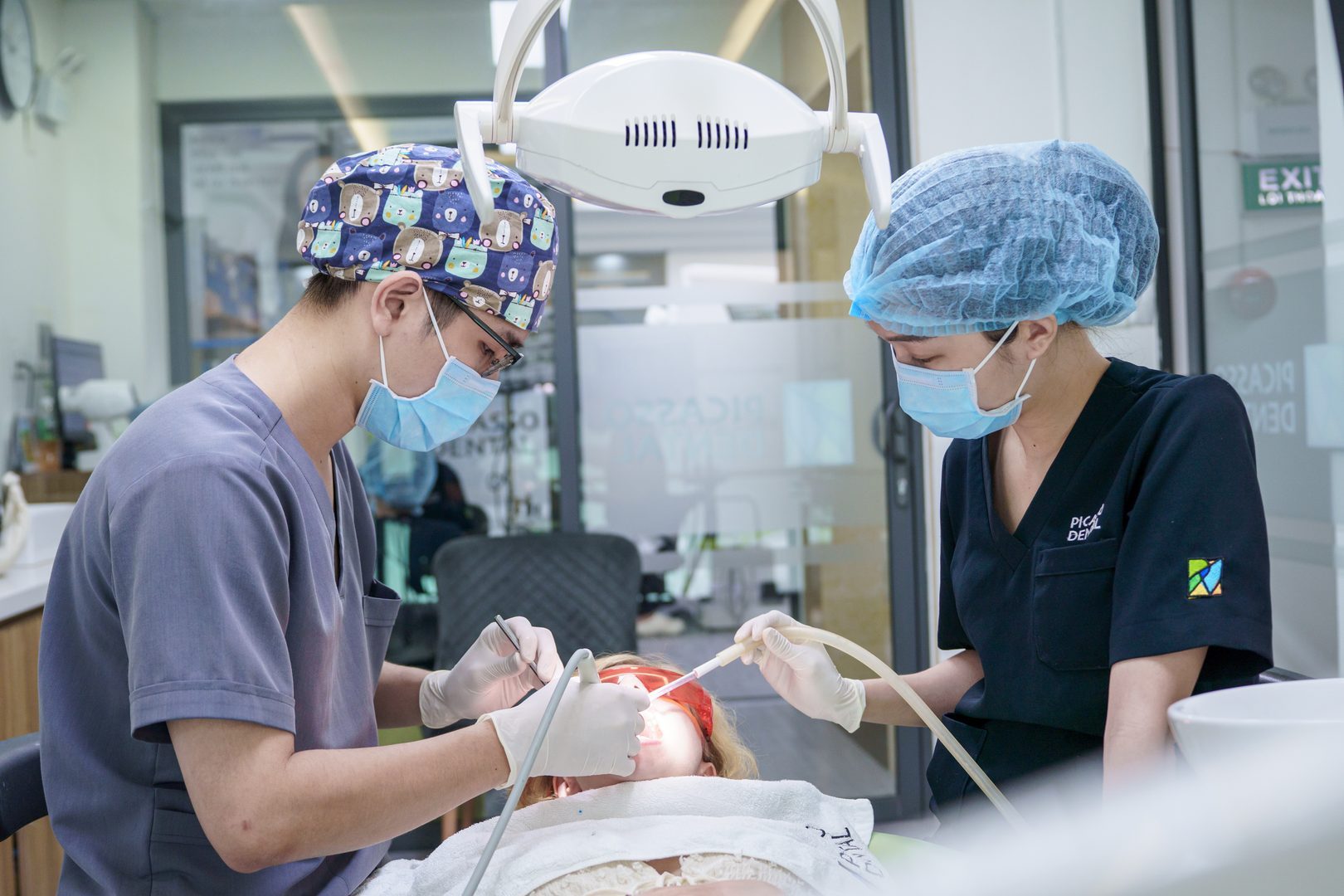 Dental surgical procedure at Picasso Dental Da Nang Hoàng Diệu