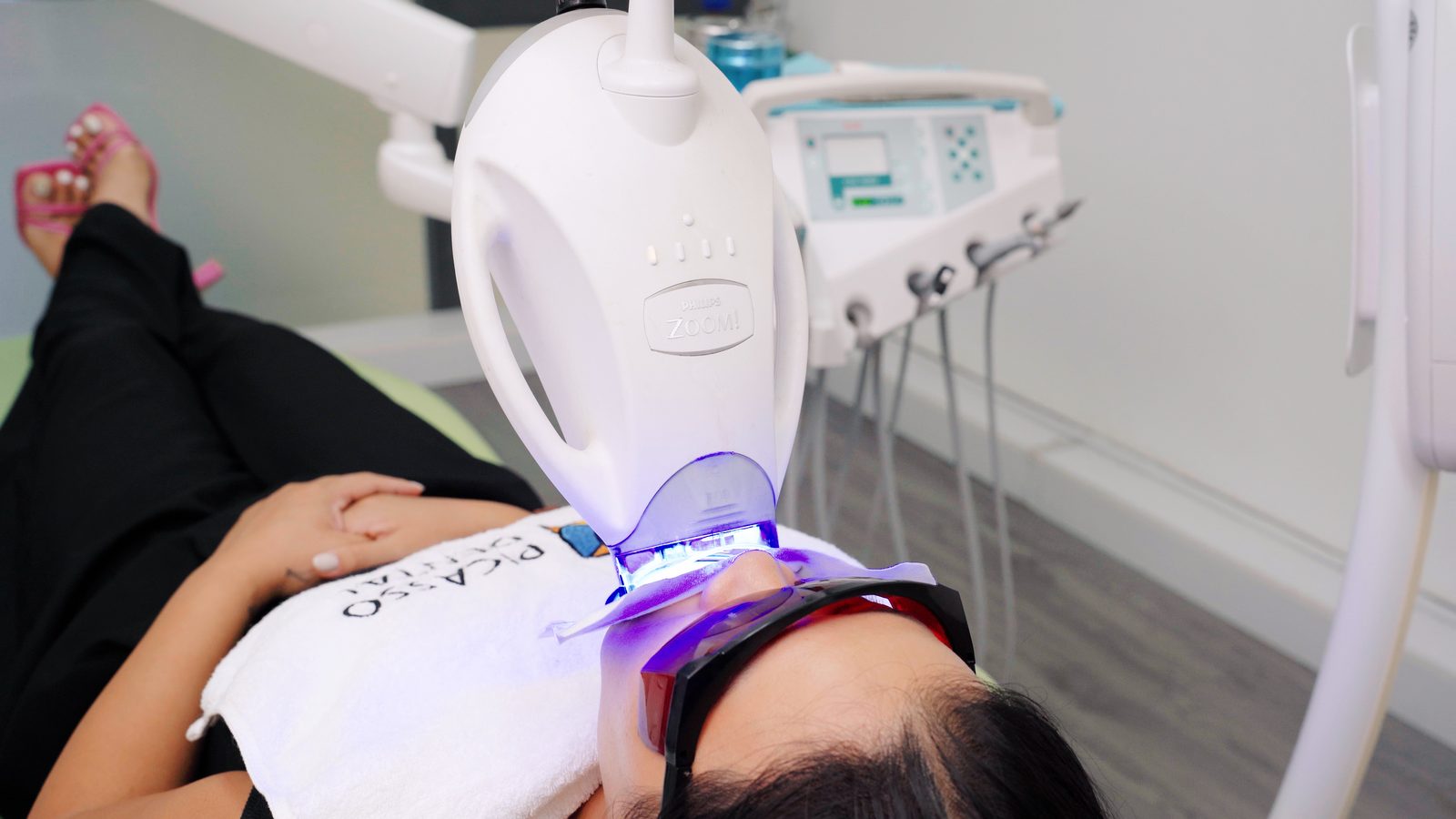 Laser teeth whitening at Picasso Dental Da Nang Hoàng Diệu