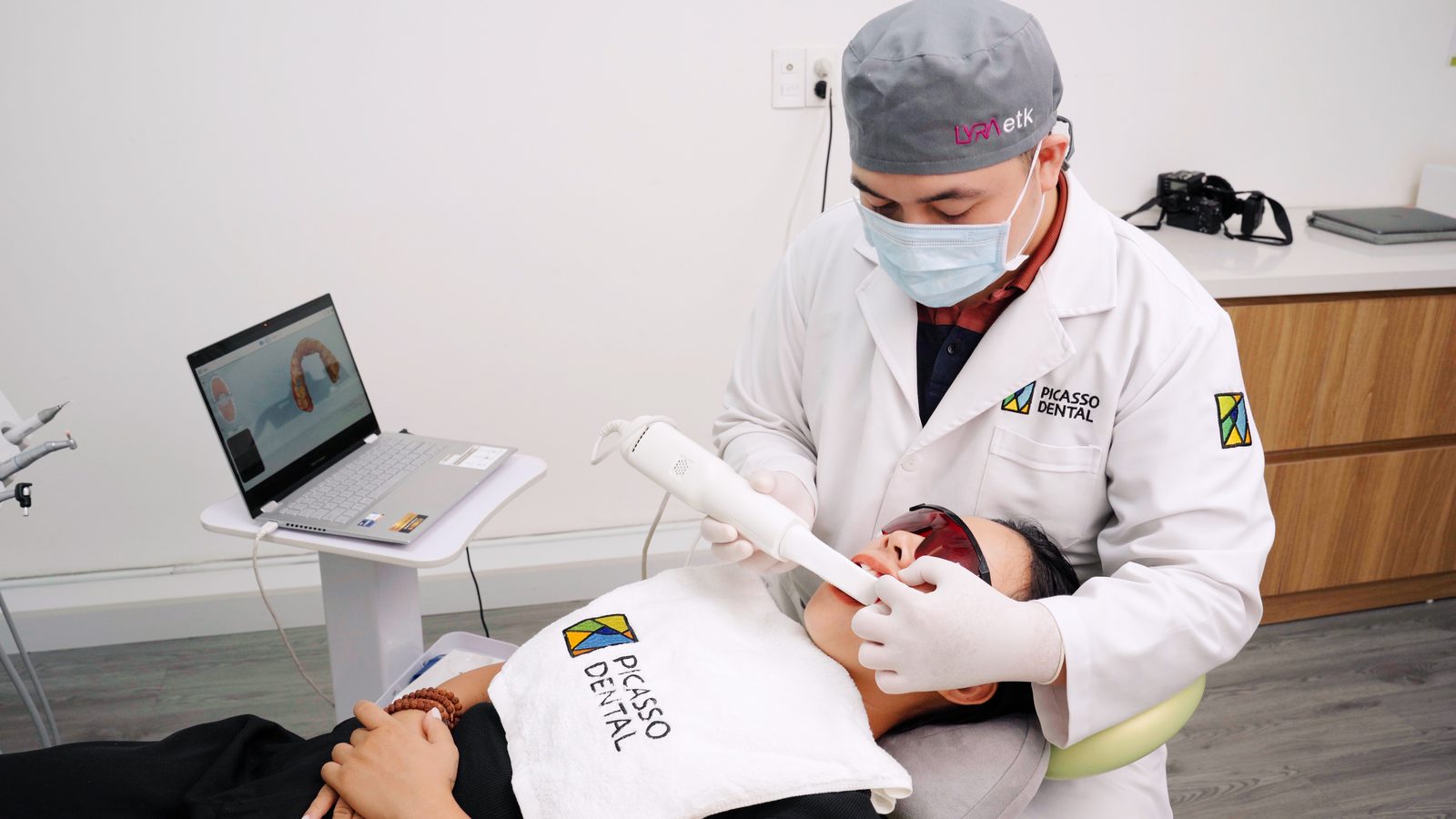 Full-mouth reconstruction at Picasso Da Nang Hoang Dieu