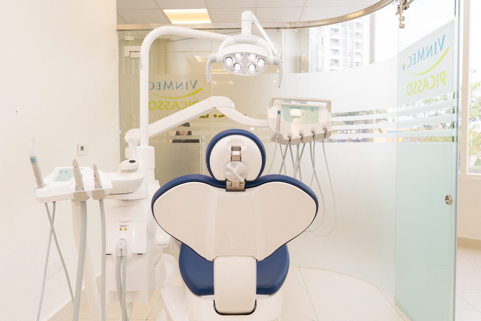 Patient waiting area at Picasso Dental Vinmec Da Nang