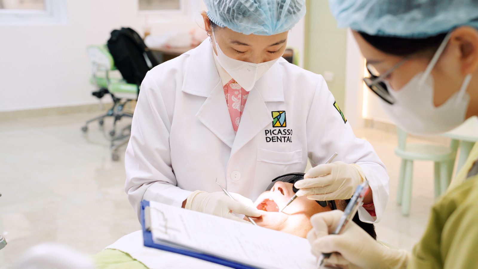 Dental examination room at Picasso Dental Hanoi Old Quarter