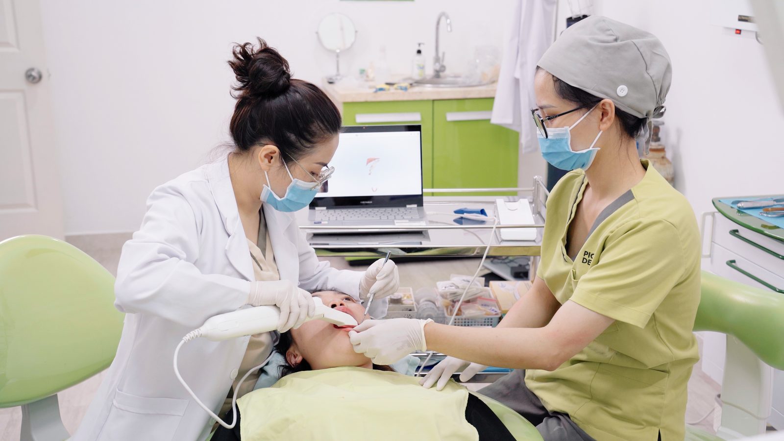 Digital smile design and iTero scan at Picasso Dental